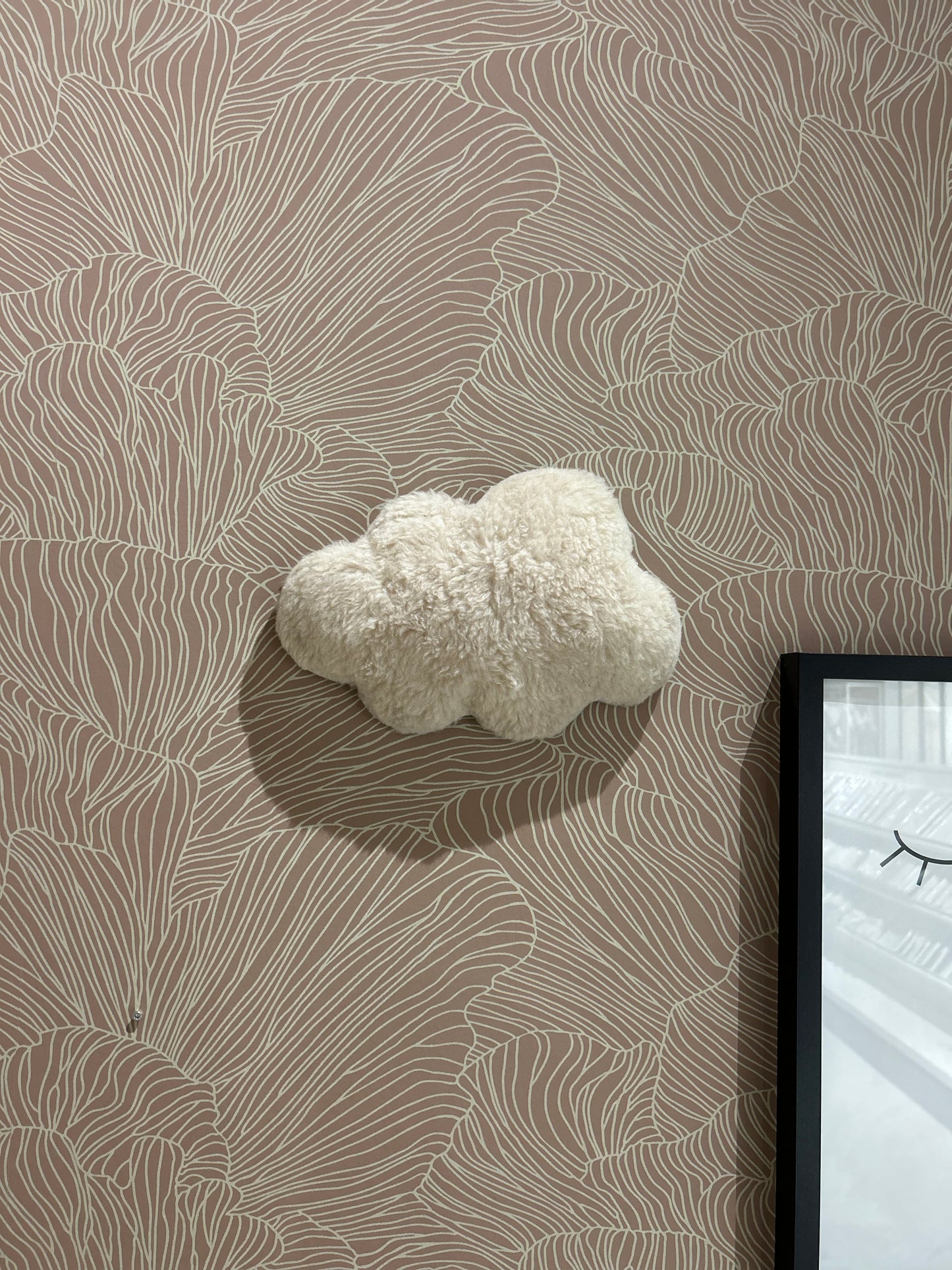 Fluffy teddy wolk